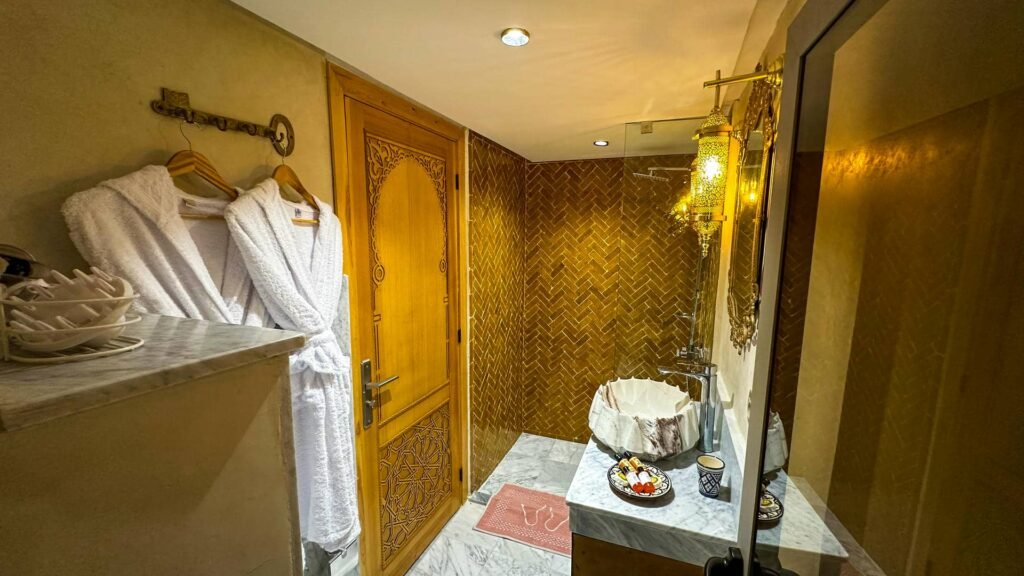 dar-magic-fes-medina-room-bathroom
